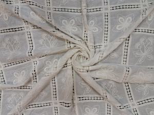 Tela Bordada con Hilo Blanco, 100% Algodón Peinado, Fabricada en India, para Vestidos o Blusas de Moda, Disponible a Precio de Exportación - Product Image 6