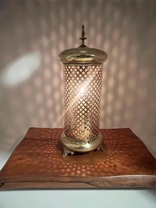 Farol Metálico Moderno para Decoración del Hogar, Portavelas Navideño Hecho a Mano con Paneles de Vidrio, Estilo Vintage, Diseño de Iluminación Interior/Exterior - Product Image 4