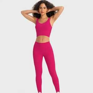 Ensemble de yoga pour femmes, couleurs unies simples, respirant, vêtements de sport et de fitness, ensemble 2 pièces pour le sport et la course à pied. - Product Image 2