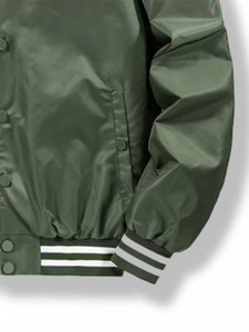 Service OEM – Nouvelle veste de baseball décontractée en satin brodé personnalisée pour homme, avec doublure en polyester imperméable - Product Image 5