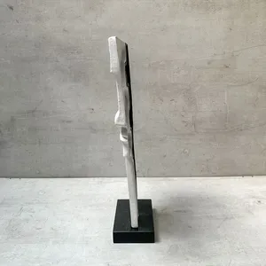 Escultura metálica ecológica con un intrincado diseño de hojas, diseñada para la entrada de un resort, para realzar una estética inspirada en la naturaleza. - Product Image 5