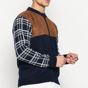 Pull en tricot pour homme avec manches à carreaux et empiècement en daim, fermeture 1/4 zip, vêtement d'automne - Product Image 1