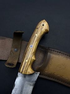 Cuchillo de Caza Bowie Jexa Jexa-HC-175, Acero con Alto Contenido de Carbono 5160, Hoja Fija con Borde Parcialmente Dentado, Mango de Madera de Olivo, Funda de Cuero - Product Image 3