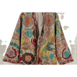 เสื้อแจ็คเก็ตบอมเบอร์แบบกลับด้านได้ ลายปักซูซานี ผ้าทอแบบราชสถาน ปรับแต่งได้สำหรับผู้หญิง สไตล์โบโฮ แต่งหนังลายดอกไม้ - Product Image 2