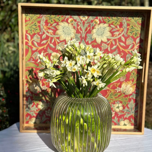 Plateau de service en émail à motif unique, inspiré de la culture indienne du Rajasthan, grand plateau pour collations, disponible à l'international à prix ciblé - Product Image 1