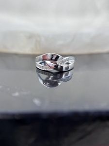 Anillo de Moissanita con Banda Cruzada, Chapado en Oro, Plata de Ley 925, Anillo de Boda con Diseño Infinito, Anillo de Lujo - Product Image 4