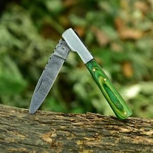 Couteaux pliants à lame finition satinée avec système de verrouillage arrière fiable pour les tâches de coupe en plein air et les aventures en nature. - Product Image 4