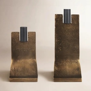Candelabro Rectangular de Latón con Acabado Martillado, Diseño Duradero, Decoración para el Hogar - Product Image 3
