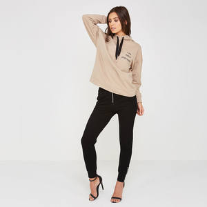 เสื้อฮู้ดดี้ผู้หญิงแบบครอป ดีไซน์โดดเด่น น้ำหนัก 240 กรัม คุณภาพดีที่สุด ขายส่ง ราคาถูก ระบายอากาศได้ดี กำลังเป็นที่นิยม - Product Image 2