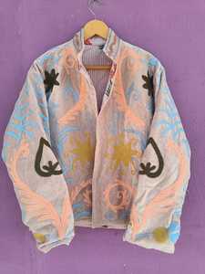 Veste en velours brodé Suzani pour femme, sensation luxueuse, style bohème classique, motif floral, manteau unique et audacieux - Product Image 4