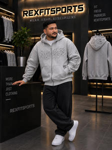 REXFITSPORTS 2026 – Sweat à capuche zippé gris clair pour homme, style streetwear, avec broderie personnalisée et motif étoile sur la manche, en polaire - Product Image 3
