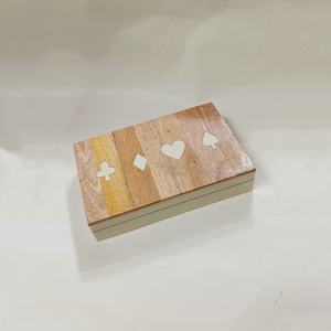 กล่องเก็บไพ่ไม้ทำมือ พร้อมลายไม้ธรรมชาติและลายอินเลย์รูปสูท  กล่องใส่ไพ่โป๊กเกอร์พรีเมียม ขนาดใหญ่ จุได้เยอะ - Product Image 6