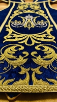 Chasuble Liturgique Bleue avec Monogramme Brodé Or, Vêtement de Culte Catholique pour Adultes, pour Prêtres, Quatre Saisons