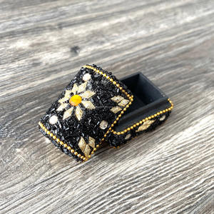 Moderna Caja de Regalo para Joyas, Organizador de Anillos y Broches, Caja Personalizada para Recuerdos de Boda - Product Image 6