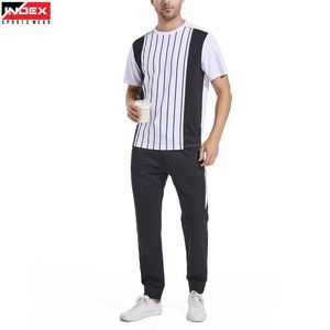 ชุดเสื้อยืดและกางเกงวอร์มผู้ชายสไตล์อเมริกัน ราคาโรงงาน สำหรับฤดูร้อน ระบายอากาศได้ดี น้ำหนักเบา เหมาะสำหรับออกกำลังกาย ฟิตเนส วิ่ง และเล่นกีฬา - Product Image 1
