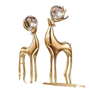 ประติมากรรมกวางทองคำสุดหรูในกรอบวงกลม ของตกแต่งโลหะสุดสง่างามสำหรับบ้าน สำนักงาน โรงแรม โต๊ะ และการตกแต่งภายในที่ทันสมัย - Product Image 3