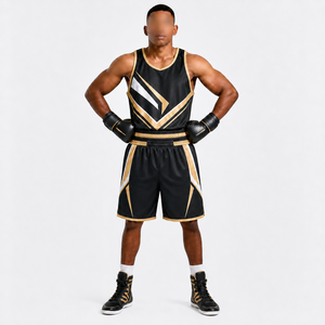 Ensemble de boxe noir et or en polyester, vêtements d'entraînement durables, short et haut avec gants, toutes saisons - Product Image 3
