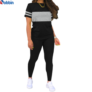 Conjunto Deportivo de Alta Calidad para Mujer, Camiseta Lisa Informal y Leggings, Cuello Redondo, Manga Corta, Bloques de Color, Dos Piezas - Product Image 1