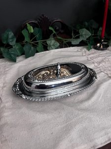 Vintage Oneida Silver Plated Butter Dish, lid and glass insert - Product Image 5