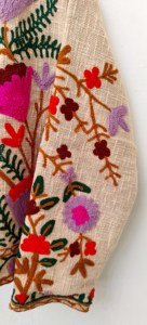 Chaqueta de Algodón Acolchada Suzani Reversible Hecha a Mano, Bordada con Diseño Floral Boho, Transpirable y Ecológica - Product Image 3