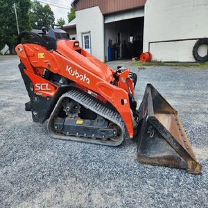 Mini-chargeuse compacte Kubota robuste avec une faible encombrement et une forte capacité de travail pour les travaux de terrassement et de construction - Product Image 4
