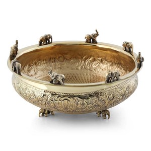 Cuenco Urli de latón con forma de elefante, una impresionante pieza decorativa que combina la artesanía tradicional con un diseño majestuoso. - Product Image 2