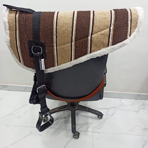 Vente chaude Qualité Coton Bareback Pad Fourrure De Vison Rembourré Nouveau Design Tapis De Selle et Étriers Circonférence Fourniture Équestre pour L'équitation - Product Image 5