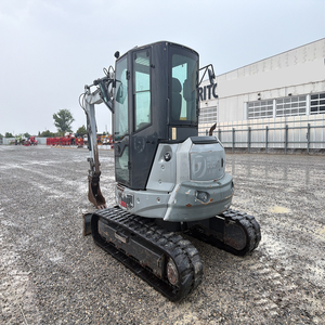 Mini-excavatrice sur chenilles ES60TR durable pour l'aménagement paysager, les travaux publics et la préparation des chantiers - Product Image 1