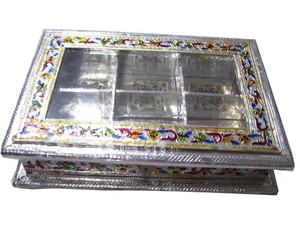 Boîte cadeau décorative en aluminium et bois, design métallique artisanal, boîte cadeau pour fruits secs, boîtes cadeaux indiennes - Product Image 2