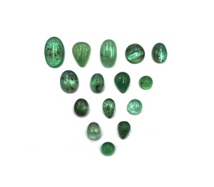 พลอยมรกตธรรมชาติจากแซมเบีย รูปทรงผสมแบบคาโบชอง ขนาด 3.50*5-6*8 มม. น้ำหนัก 5 กะรัต สำหรับทำเครื่องประดับ - Product Image 2