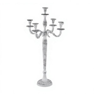 Candélabre blanc antique en métal, porte-bougie élégant pour mariage, Noël, Pâques, décoration de la maison, design scandinave - Product Image 1