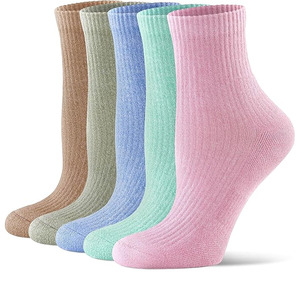 Chaussettes de sport montantes thermiques premium pour homme, ultra chaudes, écologiques, douces, respirantes, anti-odeur, durables, à motif dessin animé - Product Image 1