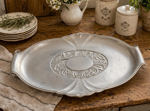 Bandeja de Servir Circular de Aluminio Hecha a Mano con Asa para Uso en Hoteles y Hogares, Centro de Mesa Decorativo - Product Image 2