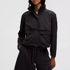 Chaqueta Utilitaria Negra para Mujer, Personalizada, Resistente al Viento, de Poliéster Tejido, Manga Larga, Cuello Alto, Cierre de Cremallera, Chaqueta Softshell de Otoño - Product Image 1