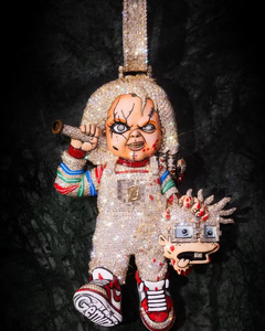 Colgante de Muñeco Chucky con Incrustaciones Brillantes y Detalles de Zapatillas Rojas, Joyería de Lujo Unisex para Regalo, Estilo Hip Hop - Product Image 1