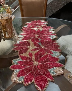 Chemin de table rectangulaire de luxe oriental fait main en tissu, motif lotus perlé, écologique et durable - Product Image 1