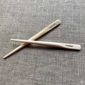 High Quality Bone <b>Threading</b> Needle Handmade Durable Leather Sewing <b>Tool</b> for Weaving Crochet Craft and DIY Repair Work - Product Image 1