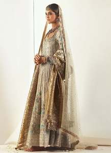 Vestidos de novia Peshwas clásicos hechos a mano en Pakistán, largos hasta el suelo, con cristales, 100% seda, silueta imperio. - Product Image 2