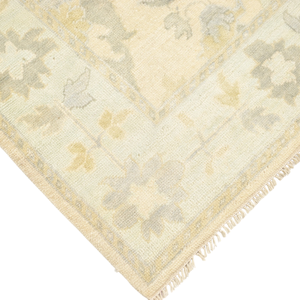 Tapis Oushak en laine noué à la main, crème ivoire or gris, motif floral médaillon, style vintage, poils ras - Product Image 1