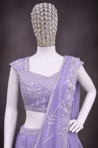 Ensemble indien pakistanais en soie crêpe brodée violette de qualité supérieure, longueur ras du sol, séchage rapide, avec chemisier en dentelle, dupatta et lehenga, pour mariage - Product Image 4