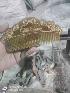 Peine de estilismo antiestático de cuerno 100% hecho a mano de primera calidad para desenredar el cabello, para mujeres y hombres - Product Image 3