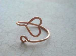 Porte-serviettes rond en acier inoxydable plaqué or, design ajouré découpé au laser, de bonne qualité, vente en gros, pas cher - Product Image 5