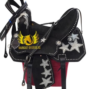 Silla de montar de exhibición de cuero genuino personalizada para carreras de barriles estilo western, con diseño de estrellas brillantes, asiento profundo duradero y cantle alto con estrellas plateadas brillantes - Product Image 1