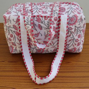 Bolsa de lona acolchada hecha a mano en India, para mujer, informal, de viaje, para fin de semana, con cremallera, bandolera, estampado floral, textil, portátil - Product Image 1