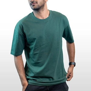 เสื้อยืดแขนสั้นสีเขียวขวดสำหรับผู้ชายจาก Clush Industries ผ้าถักเนื้อนุ่ม 100% ผ้าฝ้าย สีพื้น ระบายอากาศได้ดี แห้งเร็ว เหมาะสำหรับใส่ทุกวัน - Product Image 1