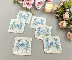 Posavasos cuadrados hechos a mano con cuentas de cangrejo - Juego de 6 - Product Image 1