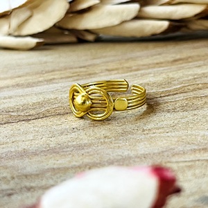 Nouvelle Bague Nœud Tendance Minimaliste en Laiton pour Hommes, Plaqué Or 18 carats, avec Perle Centrale Infini, pour Vente en Gros/OEM/ODM - Product Image 4