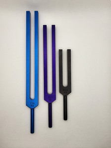 Diapasons Solfège colorés non lestés, lot de 3 avec étui et marteau, fréquence précise - Product Image 2