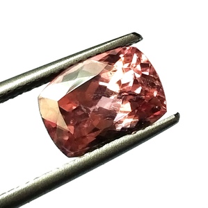 Turmalina Roja Rosada Natural de Zambia, Corte Cojín Suelto, 3.25 Quilates, 7x10x6.2mm, Gema Fina Transparente - Product Image 4
