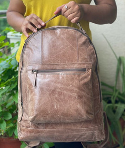 Haute qualité personnalisable usine grande capacité marron Vintage hommes et femmes pleine fleur en cuir de vache véritable sac à dos multi-poches - Product Image 3